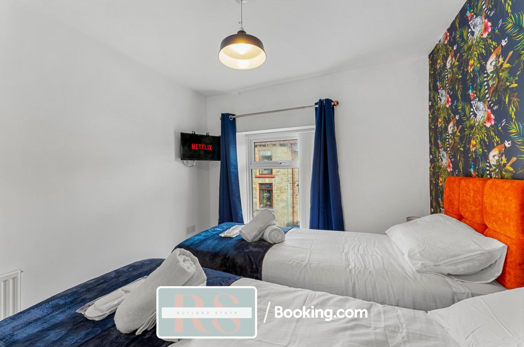 Contractors Accommodation South Wales By Rutland Stays Short Lets & Serviced Accommodation Pentre Treorky Exteriér fotografie